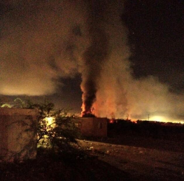 Sicarios incendian gasolinera, viviendas y vehículos en Caborca
