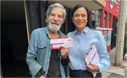  ¡A domicilio! Ariadna Montiel reparte tarjetas Bienestar a adultos mayores en la CDMX