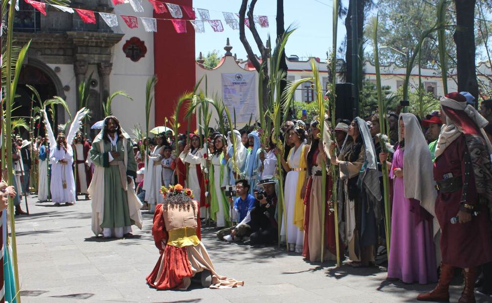 Fe y tradición se unen en Iztapalapa; miles participan en el Domingo de Ramos. Foto: Darío Luna/ EL UNIVERSAL