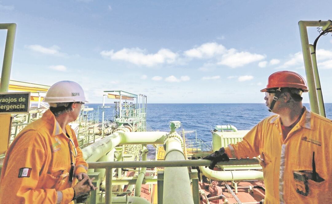 Pemex se enfrenta a la rápida declinación natural de los campos explotados. Foto: ARCHIVO EL UNIVERSAL