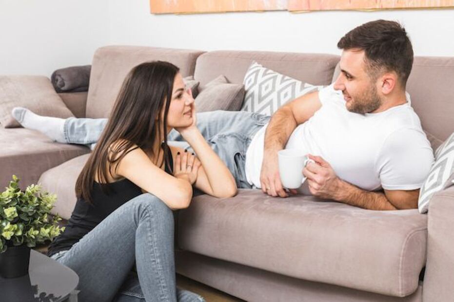La comunicación asertiva es fundamental en la pareja. Fuente: Freepik.