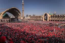 Dirigentes iraníes se unen a los funerales de Ali Jamenei; su hijo y sucesor está ausente
