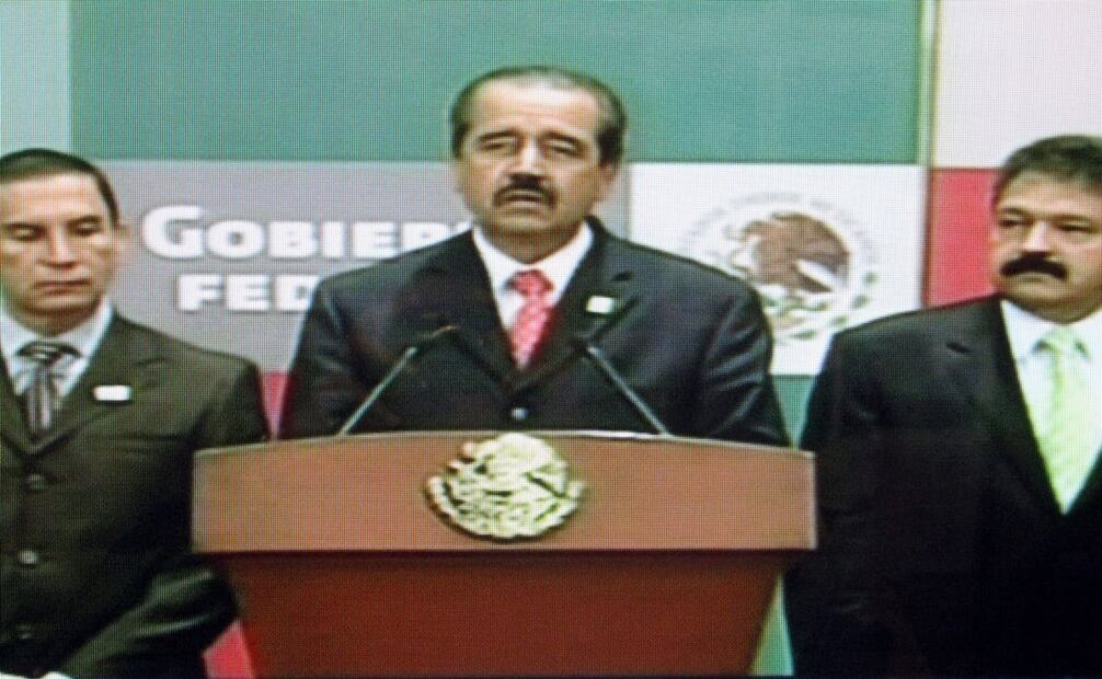 Conferencia del 23 de abril del 2009 con el secretario de Salud, José Ángel Córdova, acompañado por los encargados de sanidad del Distrito Federal y Estado de México. Desde ese día se suspendieron las clases en algunas de las entidades y se anunciaron medidas de prevención contra la influenza. Foto: ESPECIAL.