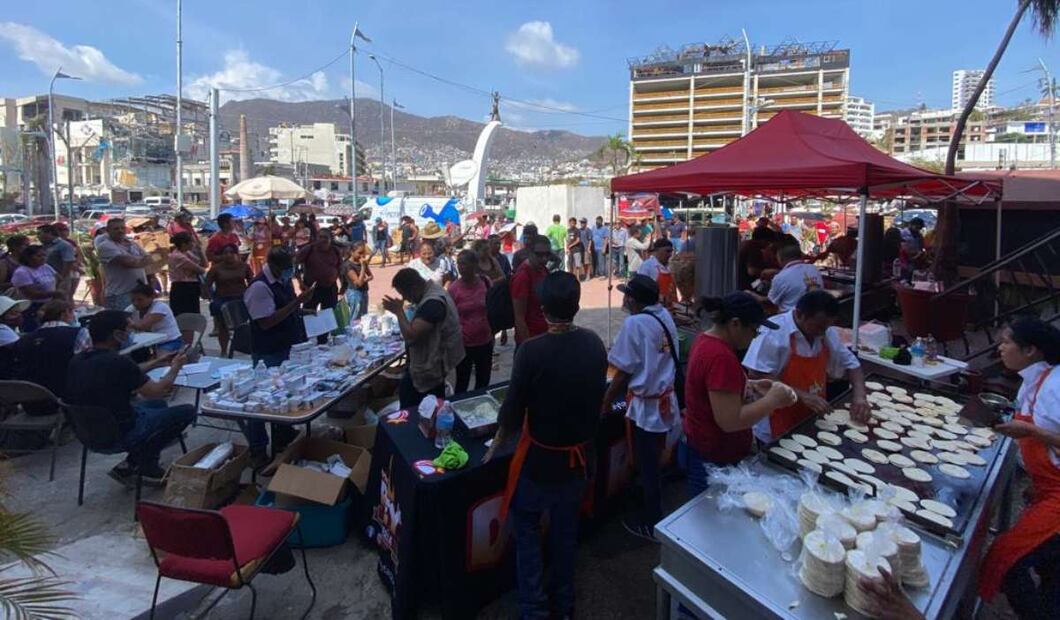 Taquería Don Rey da “un taco de solidaridad” a los damnificados de Guerrero. Foto: Valente Rosas. EL UNIVERSAL
