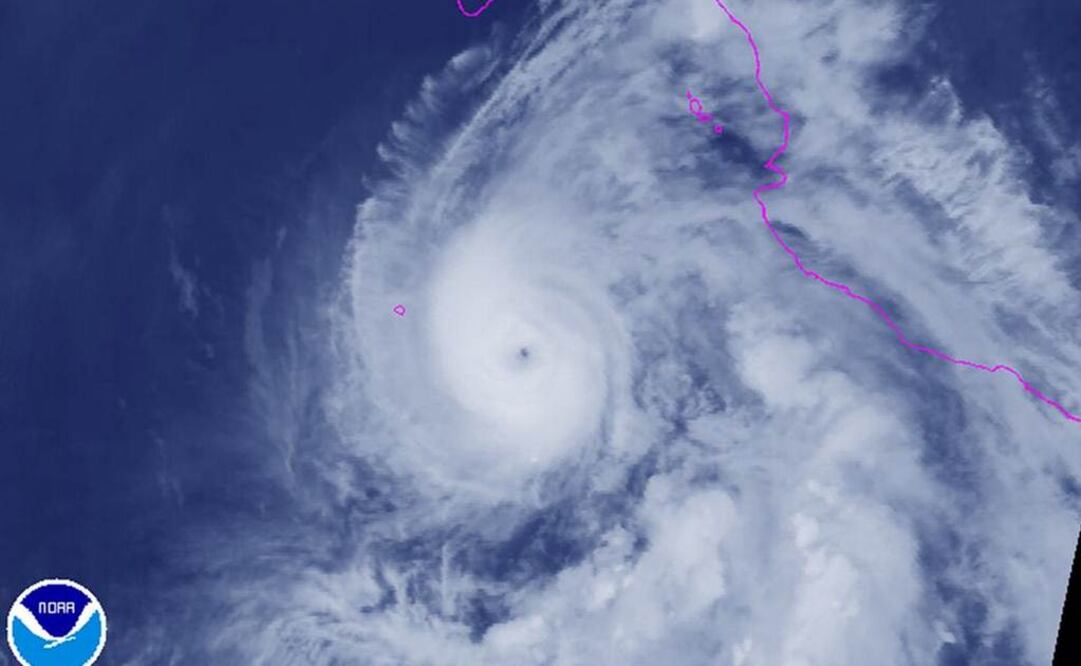 Alcanzó a las 20:00 horas de este martes la categoría 2 con vientos de 169 km/h y rachas de 201 km/h    Foto: NOAA