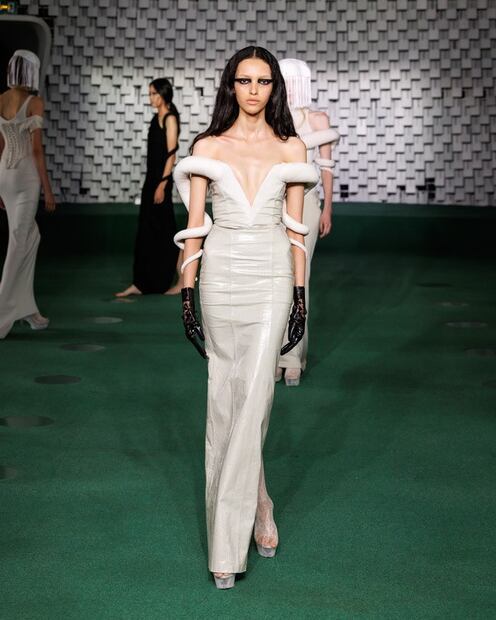 El vestido de Danna es de la firma Luis de Javier. Foto: Especial