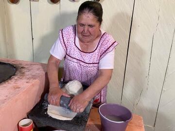 Las recetas más vistas de Doña Ángela: mole y enchiladas michoacanas