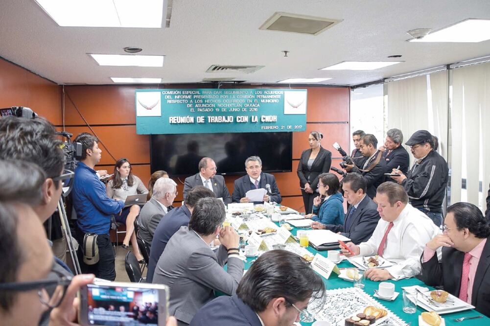 El ómbudsman nacional Luis Raúl González Pérez presentó un informe preliminar sobre el caso Nochixtlán ante la Comisión Especial de la Cámara de Diputados que analiza el tema (CÁMARA DE DIPUTADOS)