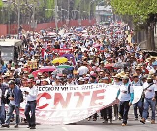 Rechaza la CNTE “imposición” del modelo educativo de la SEP y el “monopolio televisivo”