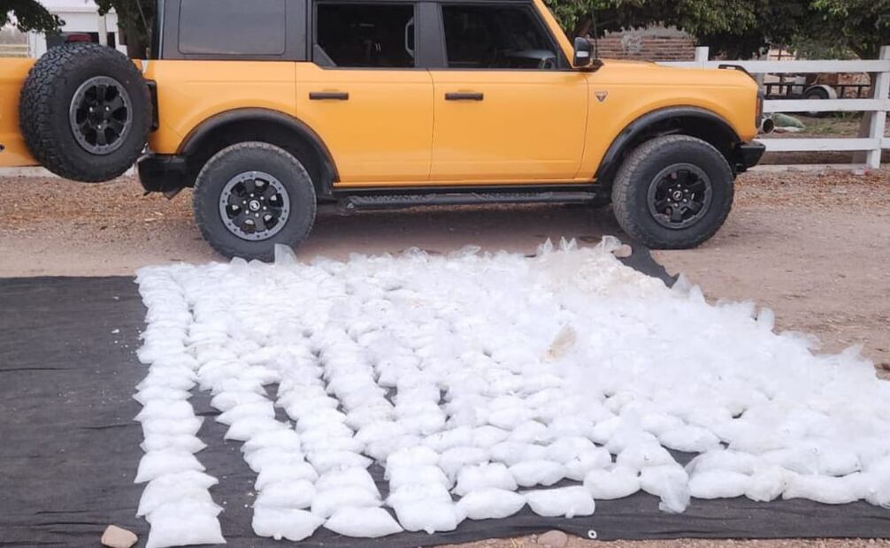Vehículos cargados con metanfetaminas son asegurados en Sinaloa (23/06/2025). Foto: Especial