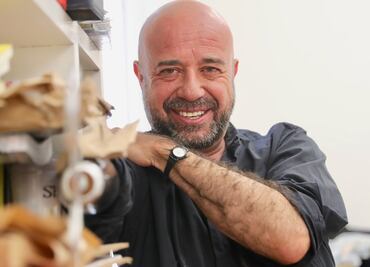 Bellatin gana beca que criticó como director del FONCA