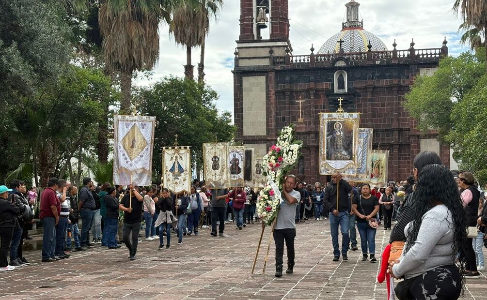 Más de 200 personas se dieron cita en la Parroquia de Nuestra Señora de Loreto, en Tultepec. Foto: Arturo Contreras / EL UNIVERSAL Estado de México