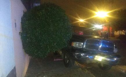 Matan a tiros a conductor mientras manejaba una camioneta en Neza