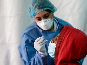 Documentan caso de un hombre que dio positivo a Covid-19 durante 232 días