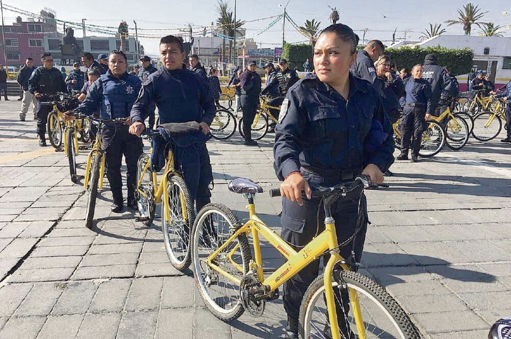 El titular de Seguridad Ciudadana de Nezahualcóyotl, Jorge Amador, dijo que 250 elementos se encargarán de recorrer el municipio en bicicletas. (EMILIO FERNÁNDEZ. EL UNIVERSAL)