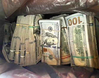 FGR asegura 261 mil dólares en efectivo en "minicasino" de Tijuana; detiene a 4 personas