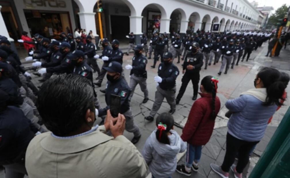 Ayuntamiento sorprende a habitantes con desfiles de corporaciones en Toluca