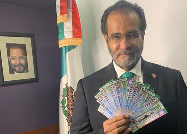 René Bejarano presume 10 "cachitos" e invita a participar en rifa del avión presidencial