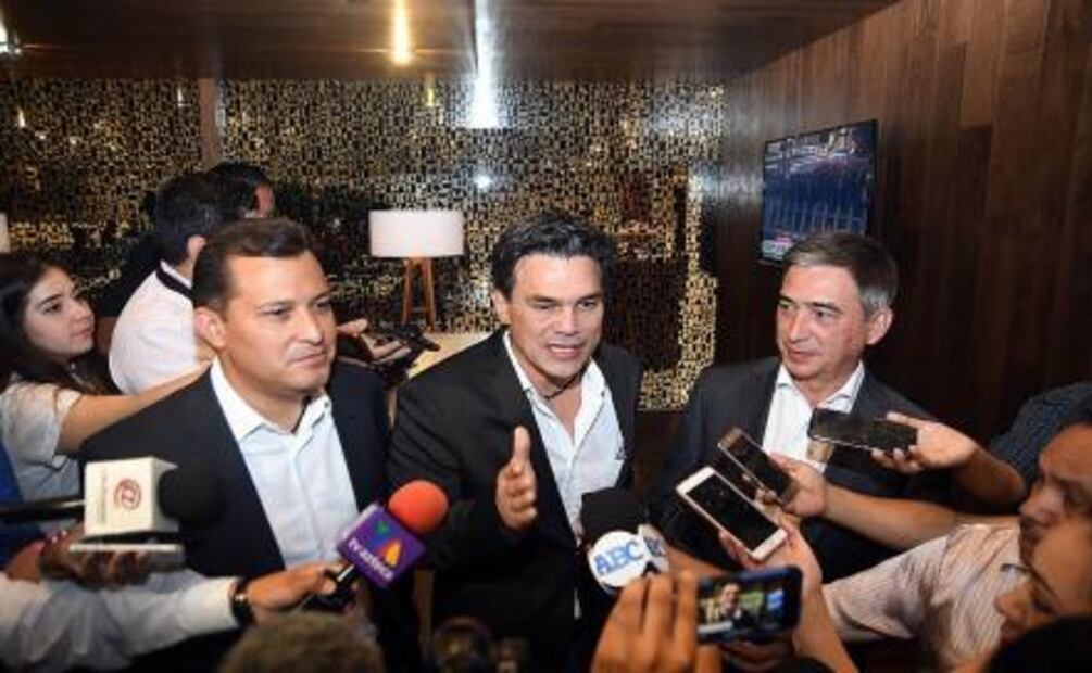 Tres candidatos forman frente en Monterrey para vencer al PRI y al PAN