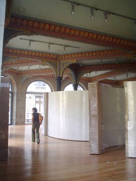 Así lucía el interior del edificio a inicios de los años 2000 durante los trabajos de renovación y acondicionamiento del inmueble para alojar el Museo del Estanquillo. Cortesía: Colección Martha Jarquín.