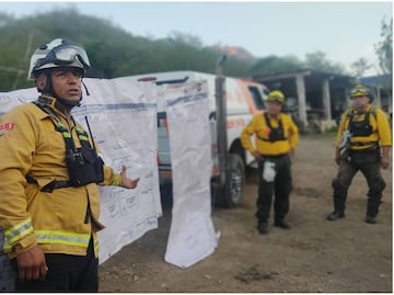 Combaten incendio forestal en la comunidad Ignacio Zaragoza, Aramberri de NL