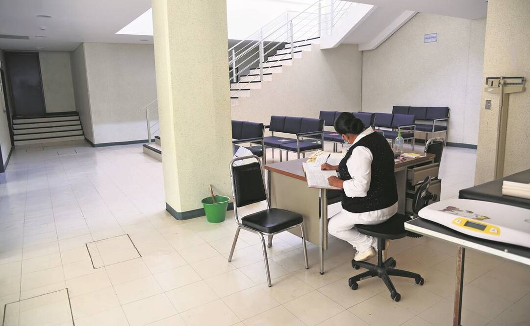 La mejor herramienta que tienen algunos hospitales comunitarios para atender a pacientes graves es una ambulancia para hacer traslados a otros nosocomios. Foto: Salvador Cisneros/EL UNIVERSAL