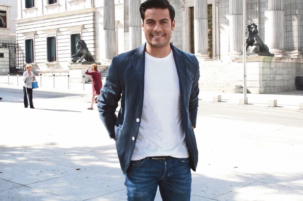 Antes del concierto, Carlos Rivera se dio tiempo para visitar algunos sitios de Madrid (JERÓNIMO ANDREU. EL UNIVERSAL)