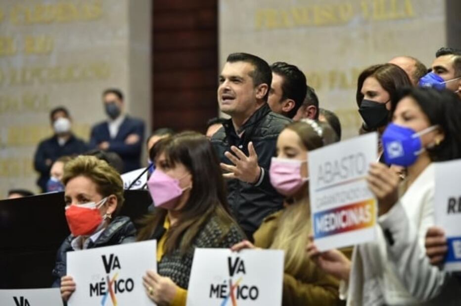 Sin mover una coma, Morena y aliados avalan PEF 2022; "reforma eléctrica de AMLO está muerta", responde oposición 