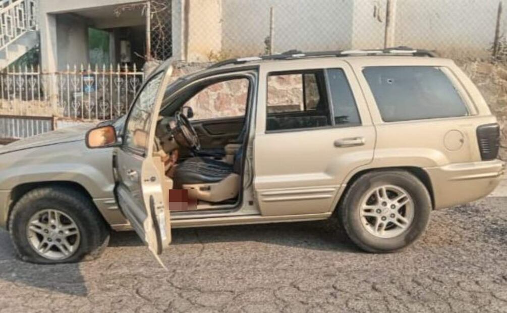 CJNG se enfrenta a La Familia Michoacana dejando daños en varios vehículos (17/05/2025). Foto: Especial