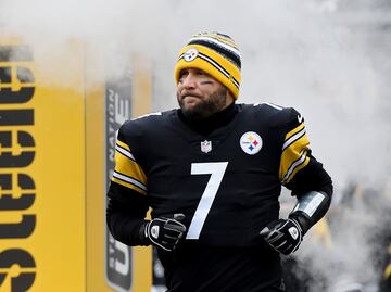 Los Steelers superan a los Titans; mantienen oportunidad para los playoffs