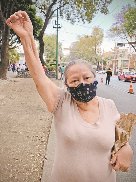 Vacunación les devuelve la esperanza: concluye aplicación de primera dosis en CDMX