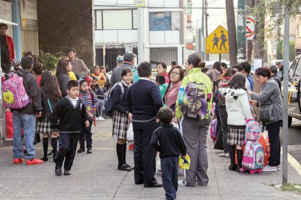 A 26 días del sismo que ocurrió en la capital del país, 3 mil 138 escuelas públicas de nivel básico han reanudado actividades (ARCHIVO EL UNIVERSAL)