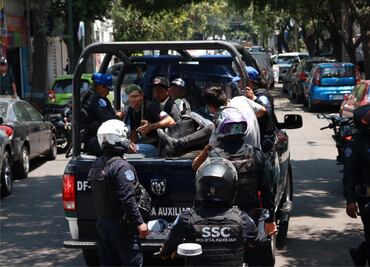 Alcaldía Cuauhtémoc implementa operativo de recuperación de vía pública; detienen a 6 "franeleros"