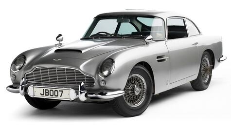 Roban icónico Aston Martin DB5 de James Bond en Inglaterra