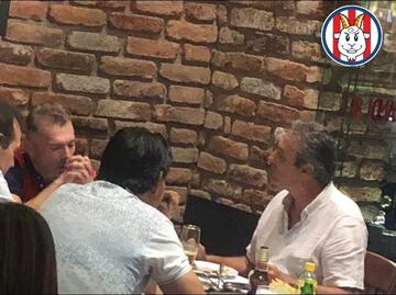 José Luis Higuera no se despega de Chivas