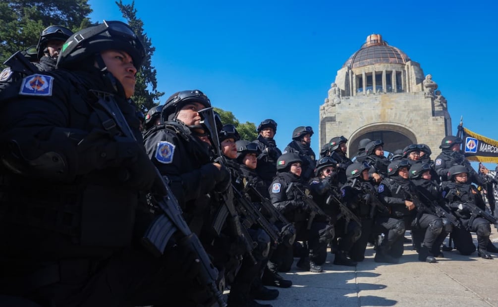 Desfile por el Día del Policía. Foto: Luis Camacho