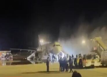 VIDEOS. Se incendia avión en aeropuerto de Corea del Sur; 176 pasajeros fueron evacuados