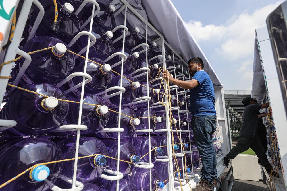 Garrafones de agua de CDMX. (Foto: Gabriel Pano / El Universal)