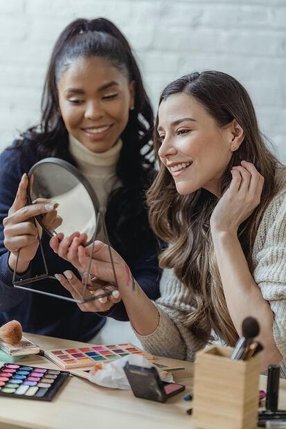 Consejos de expertos para proteger tus ojos al usar maquillaje