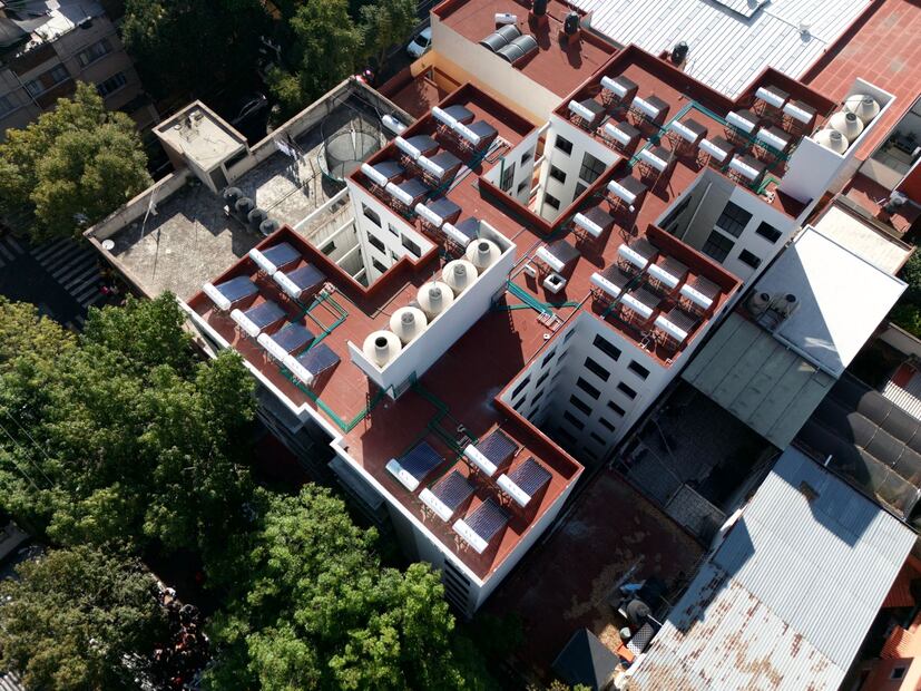 Clara Brugada propone cambiar reglas para hacer vivienda social más amplia y asequible. (Foto: especial)