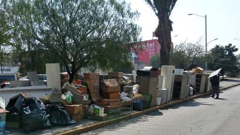 Desalojan oficinas de Riesgos Sanitarios de Edomex por no pagar renta