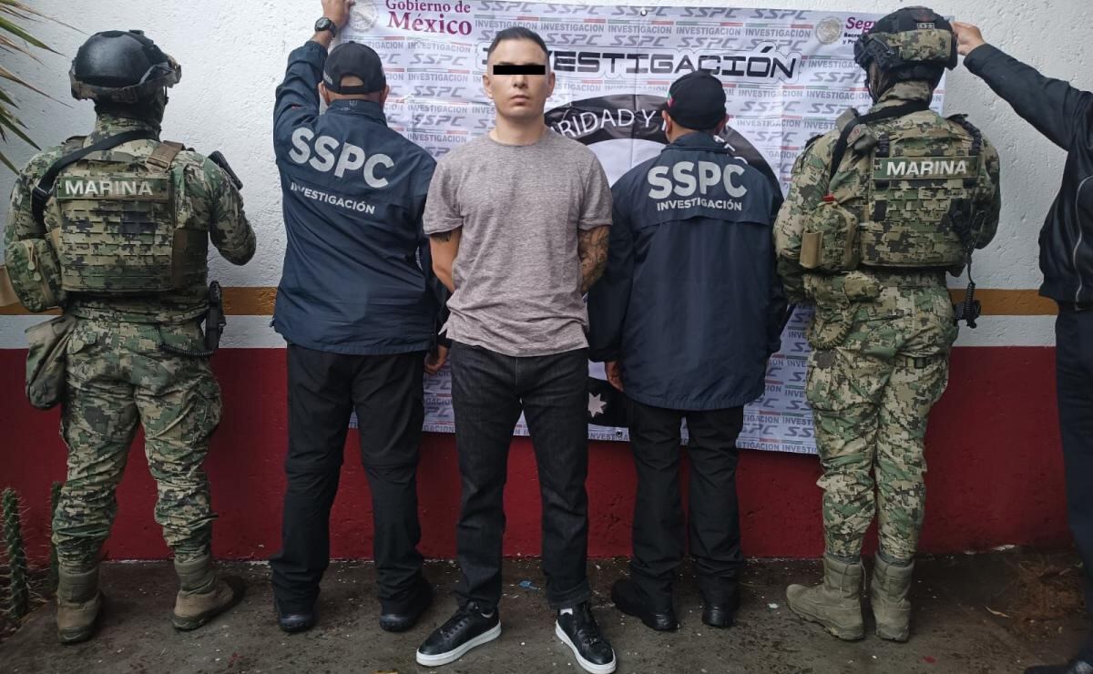 Detienen en CDMX a Juan Carlos “N”, alias "Lobo Menor", líder del grupo delictivo “Los Lobos” con presencia en Ecuador (18/03/2026). Foto: Especial