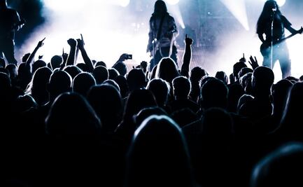 ¿Qué son los kpopers, el fenómeno musical presente en shows y redes?