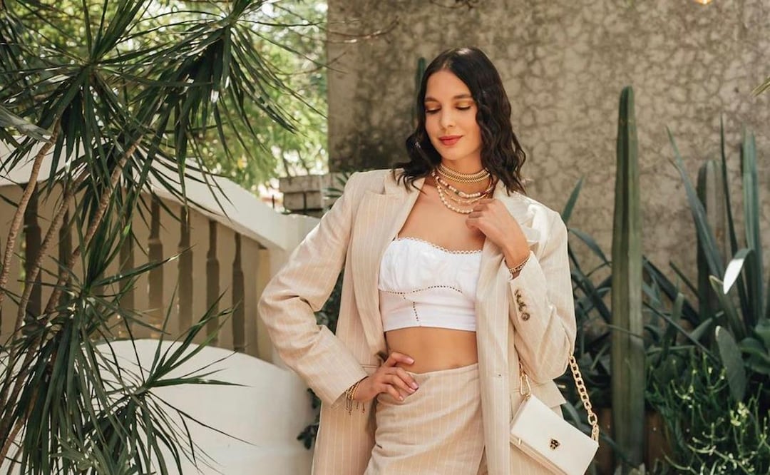 Los vestidos con faldas transparentes están en tendencia / Foto: Instagram @ariananny.tenorio