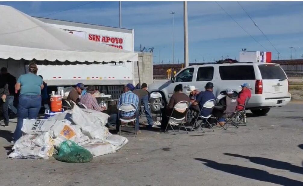 Liberan agricultores puentes internacionales en Chihuahua; permanecen dos más cerrados.
Foto: Especial.