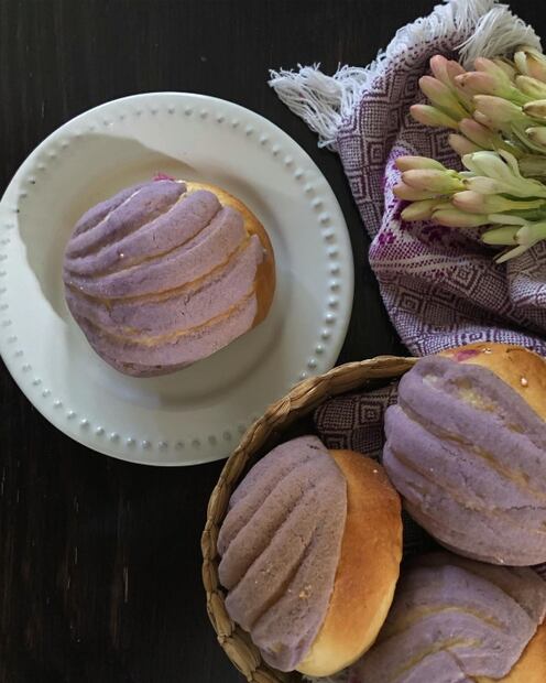 Gordita de chicharrón en forma de pan de muerto, galletas de calabaza, concha muerta y más