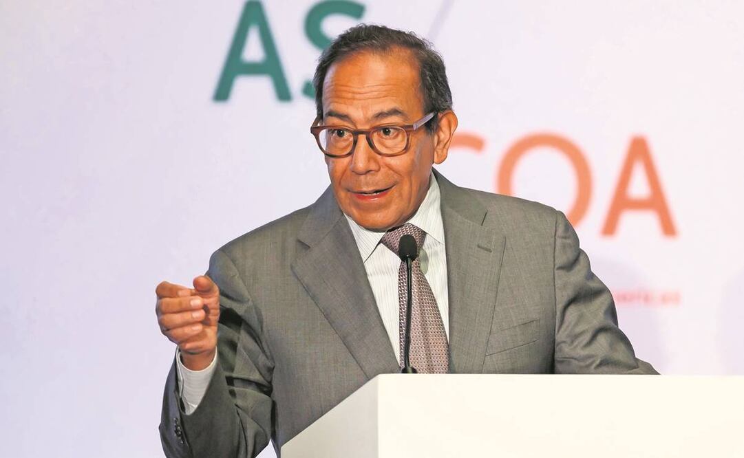 Carlos Salazar sostuvo que la participación privada en el sector eléctrico ha logrado avances “incuestionables”. Foto: Archivo/ EFE.