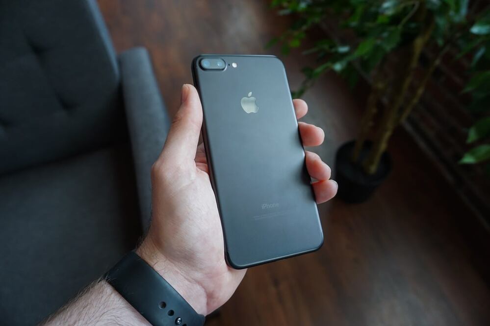 Puedes encontrar tu teléfono Apple incluso si está apagado / Foto: Unsplash