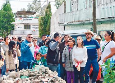 “Reconstrucción incluye reubicación de viviendas”