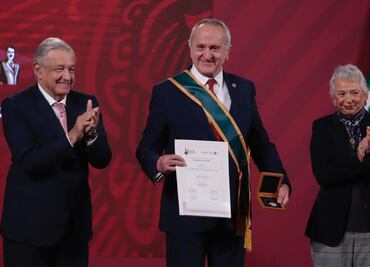 Jesús Seade recibe condecoración Miguel Hidalgo por la firma del T-MEC
